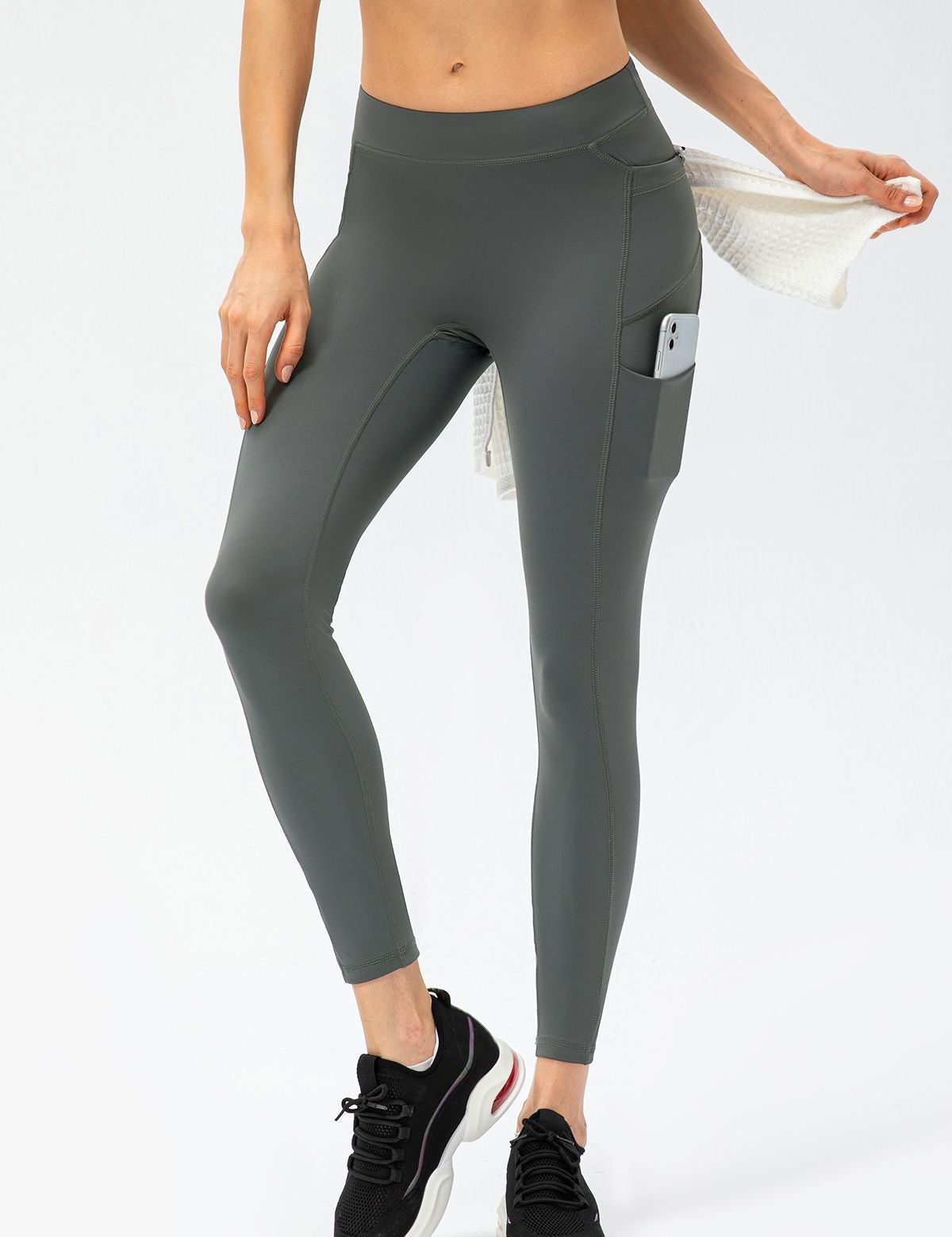 No Front Seam Leggings with Multi-Pockets by bornfocus