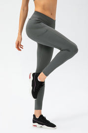 No Front Seam Leggings with Multi-Pockets by bornfocus