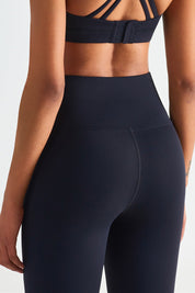 V-shaped Yoga Leggings with Pockets by bornfocus