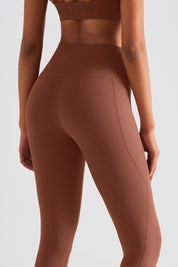 V-shaped Yoga Leggings with Pockets by bornfocus