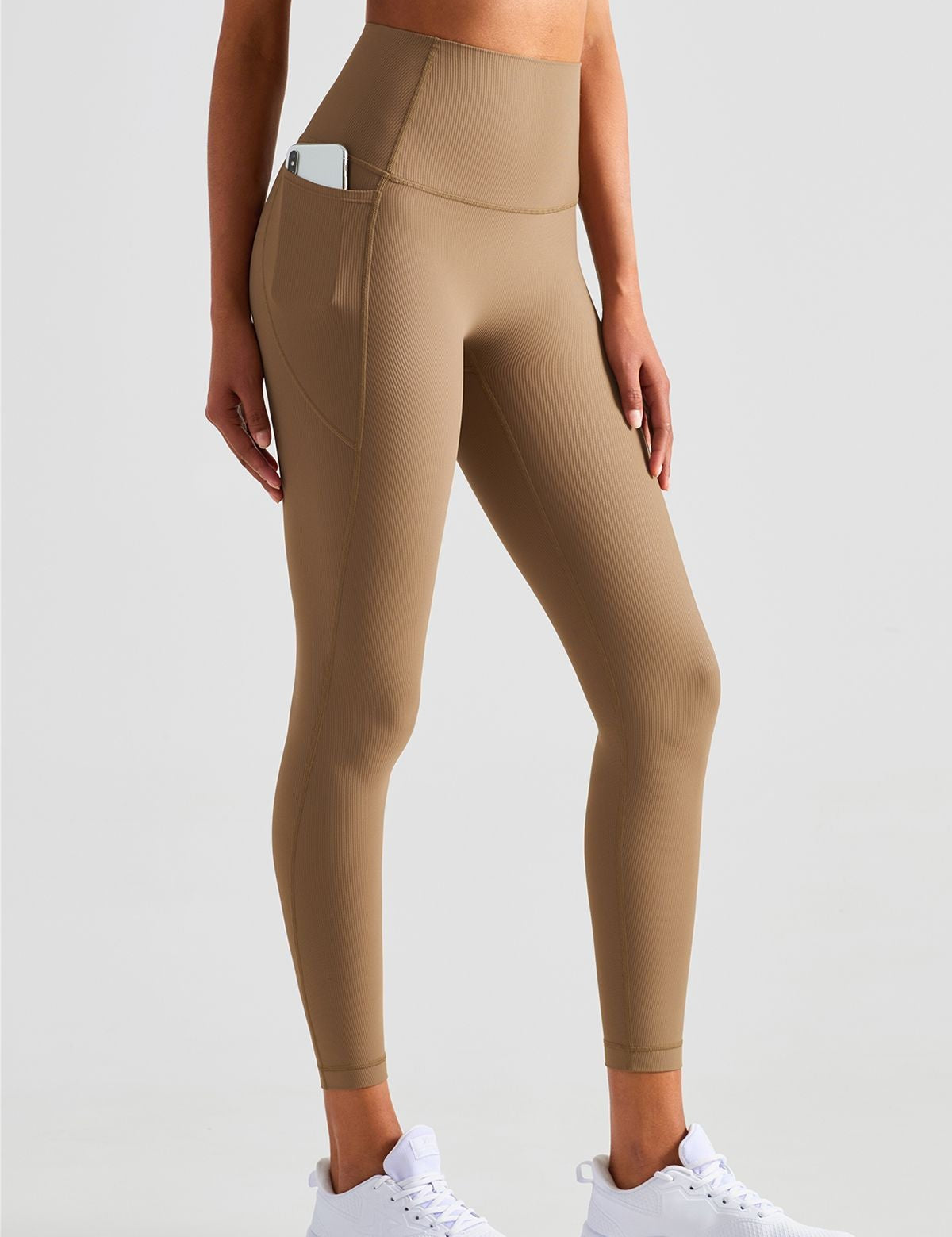 Ribbed Seamless Leggings with Pockets by bornfocus