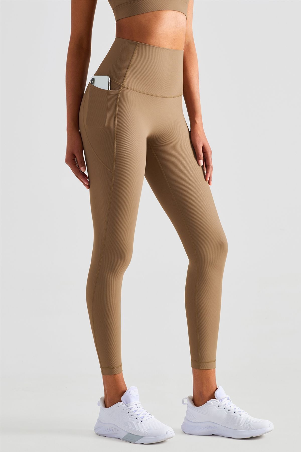 Ribbed Seamless Leggings with Pockets by bornfocus