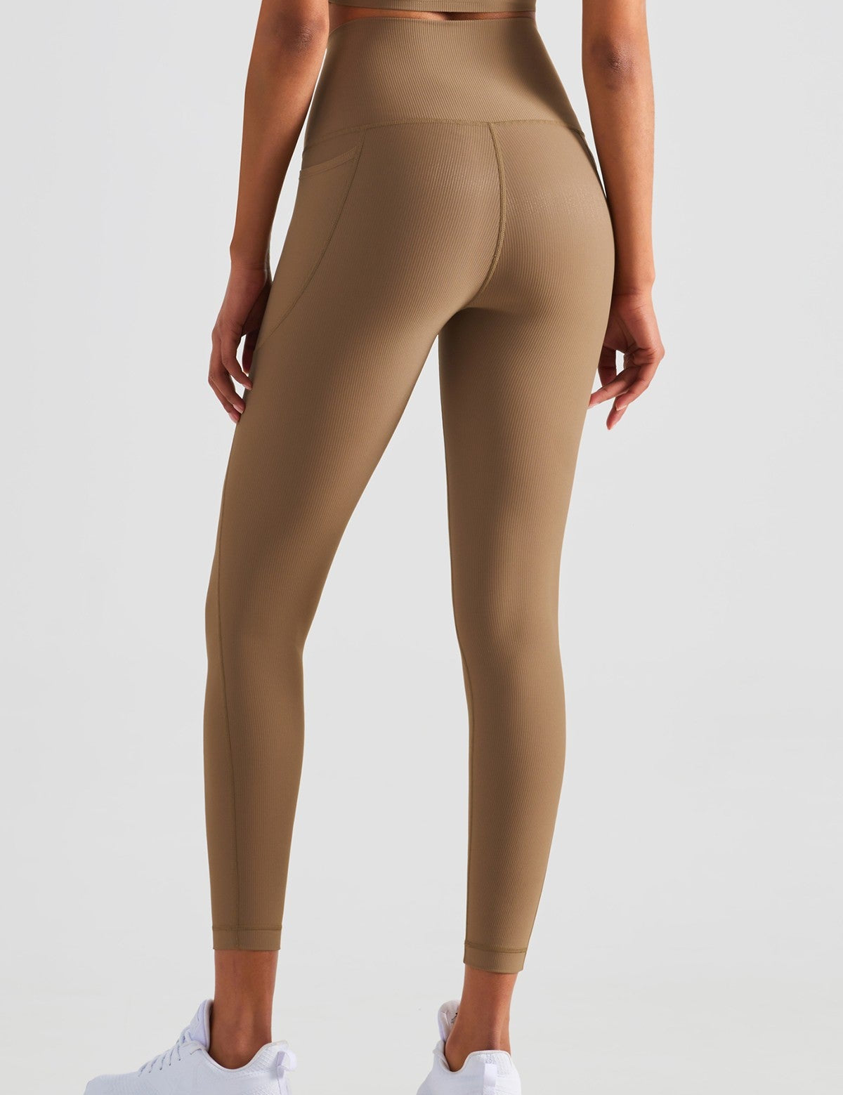 Ribbed Seamless Leggings with Pockets by bornfocus