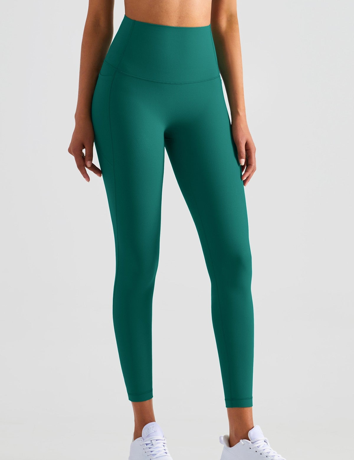 Ribbed Seamless Leggings with Pockets by bornfocus