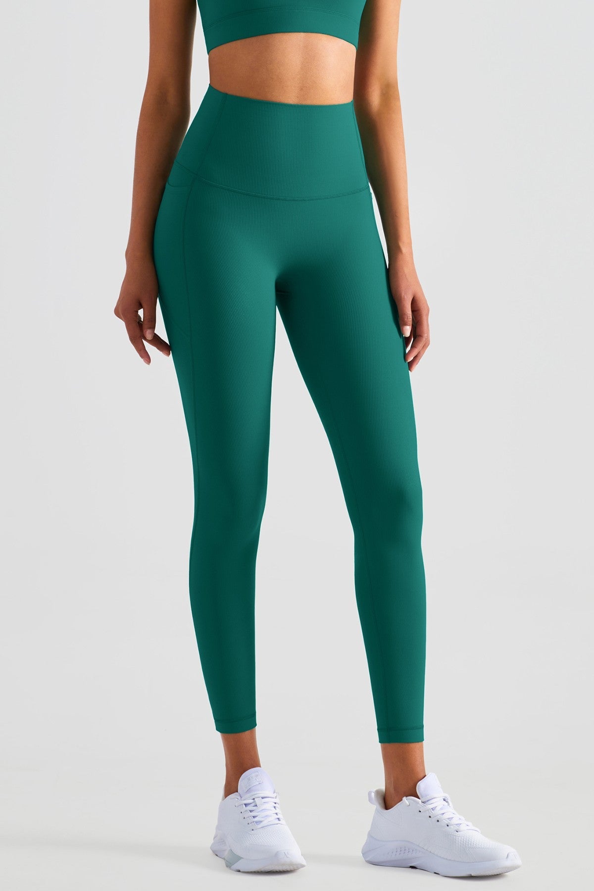 Ribbed Seamless Leggings with Pockets by bornfocus