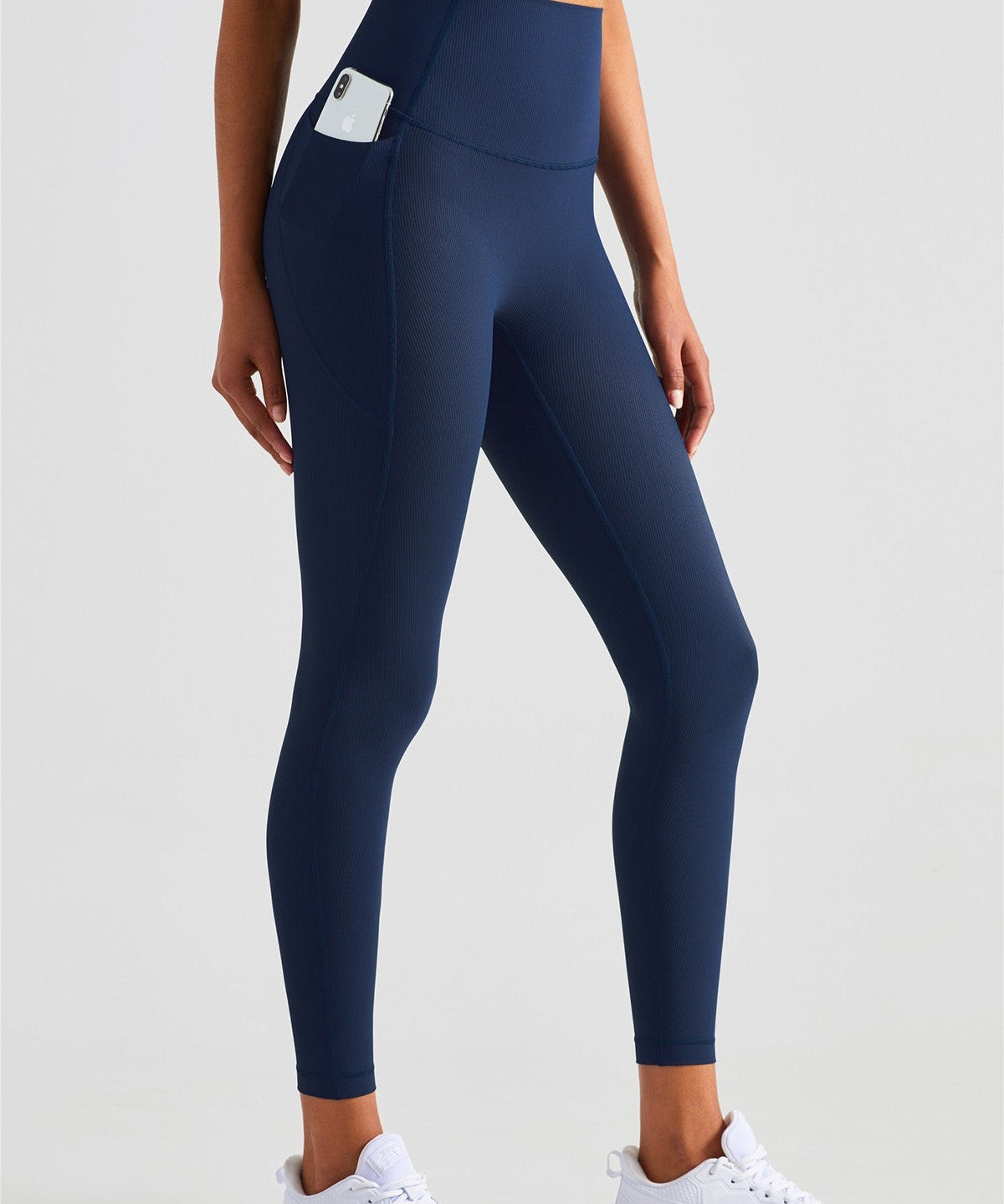 Ribbed Seamless Leggings with Pockets by bornfocus