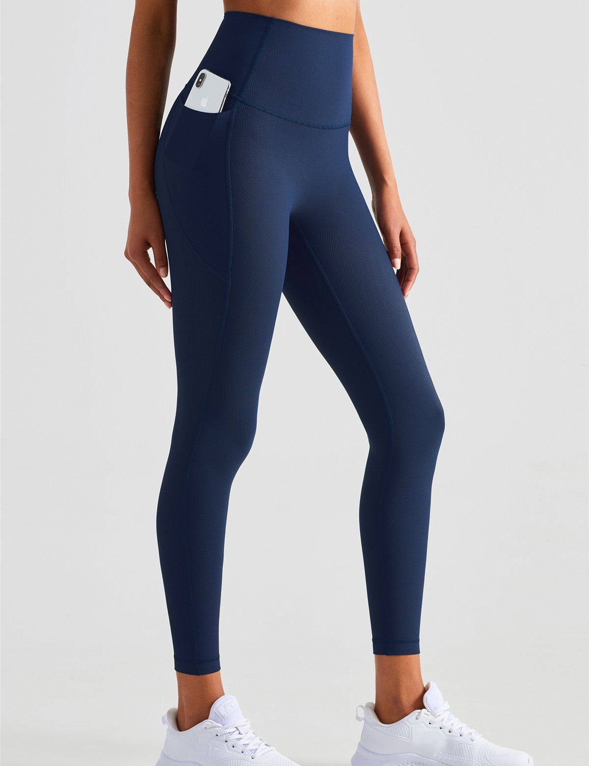 Ribbed Seamless Leggings with Pockets by bornfocus