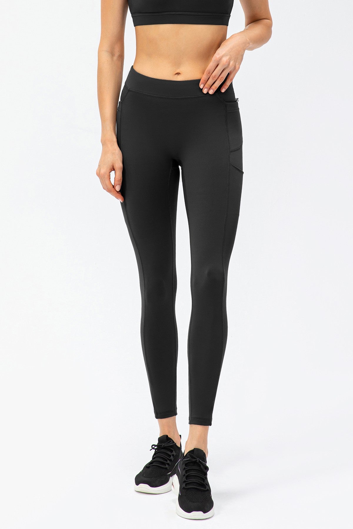 No Front Seam Leggings with Multi-Pockets by bornfocus