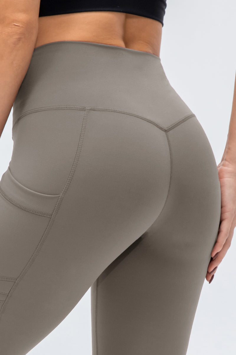 High-Rise Workout Leggings with Multi Pockets by bornfocus