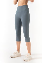 Ribbed Seamless Capri Leggings by bornfocus