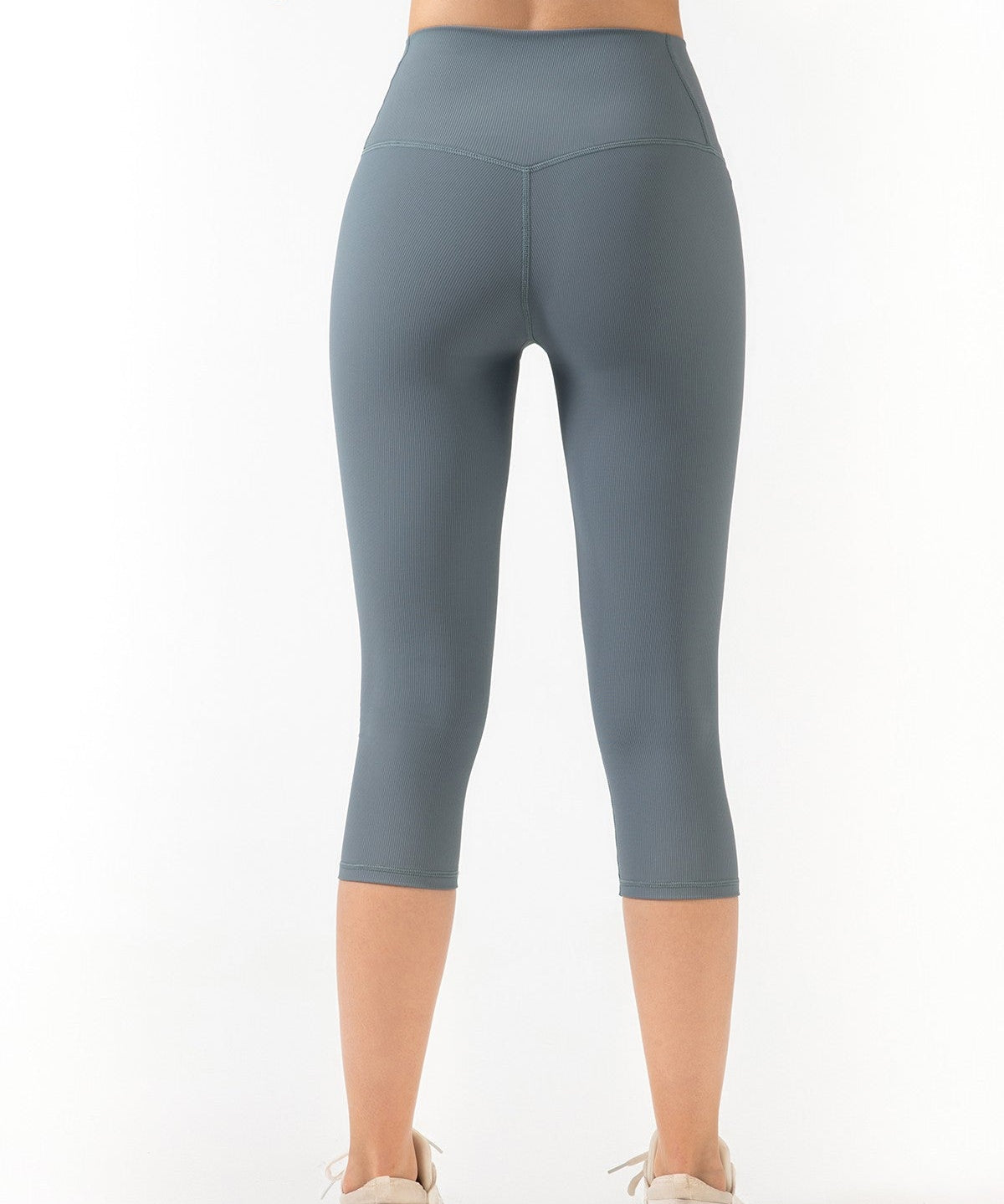 Ribbed Seamless Capri Leggings by bornfocus