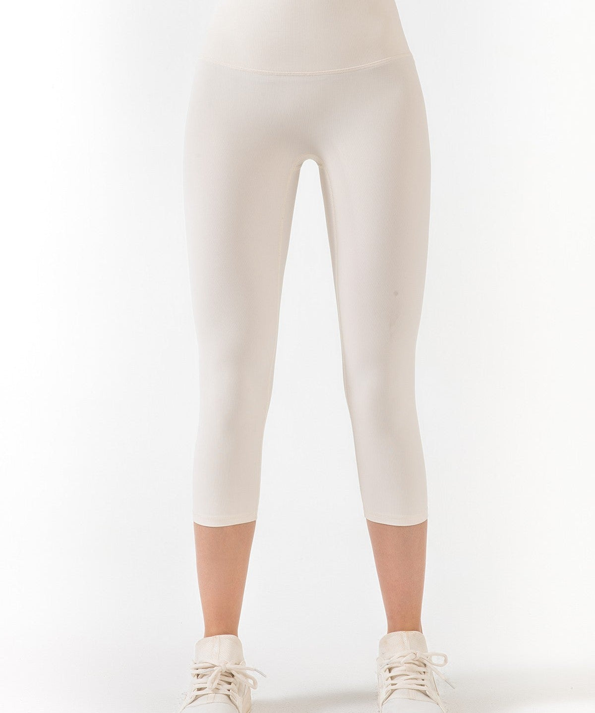 Ribbed Seamless Capri Leggings by bornfocus