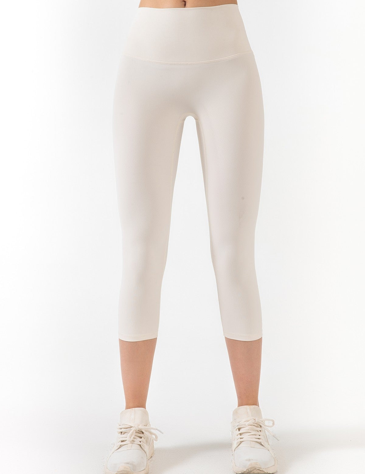 Ribbed Seamless Capri Leggings by bornfocus