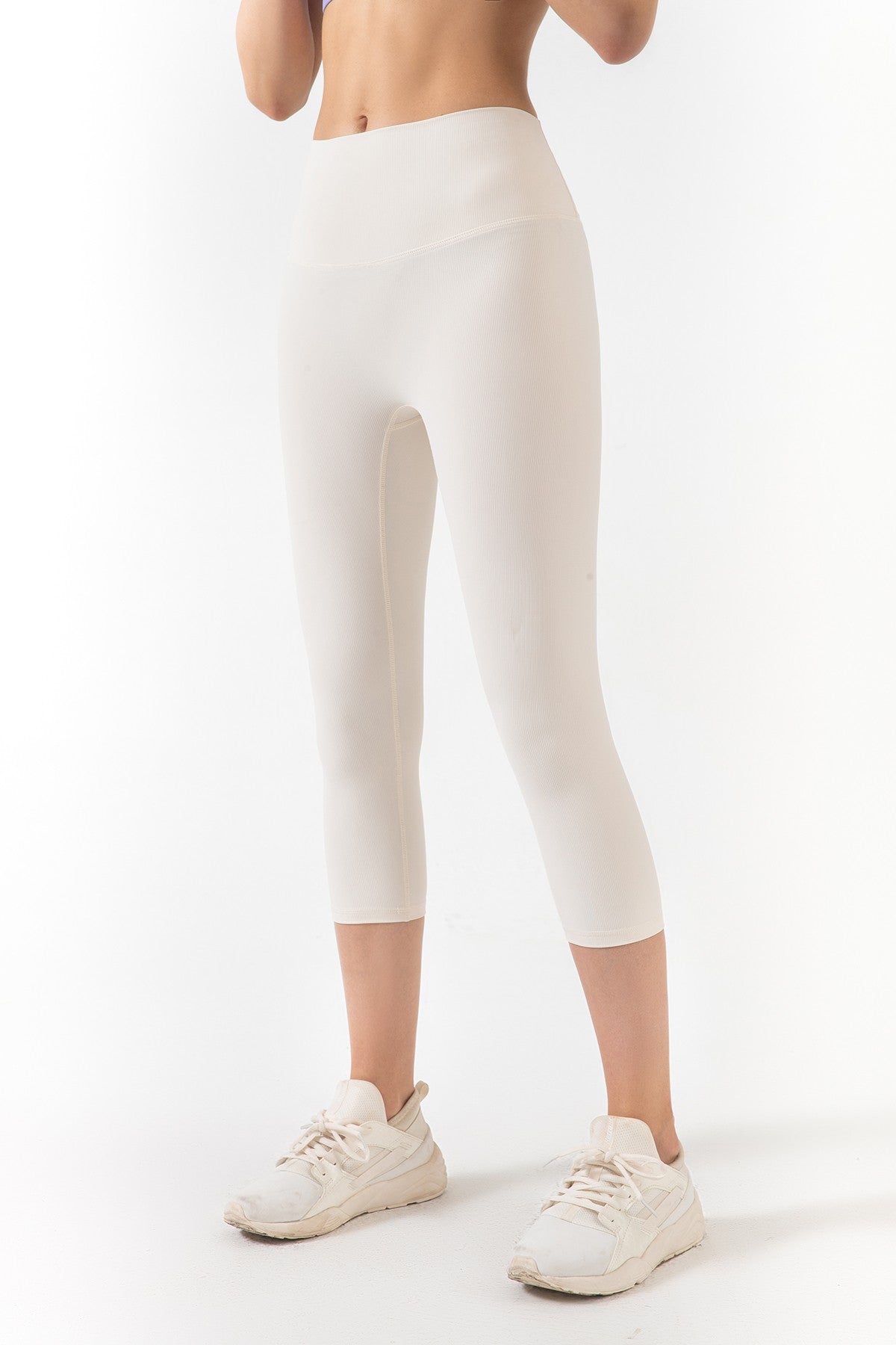 Ribbed Seamless Capri Leggings by bornfocus