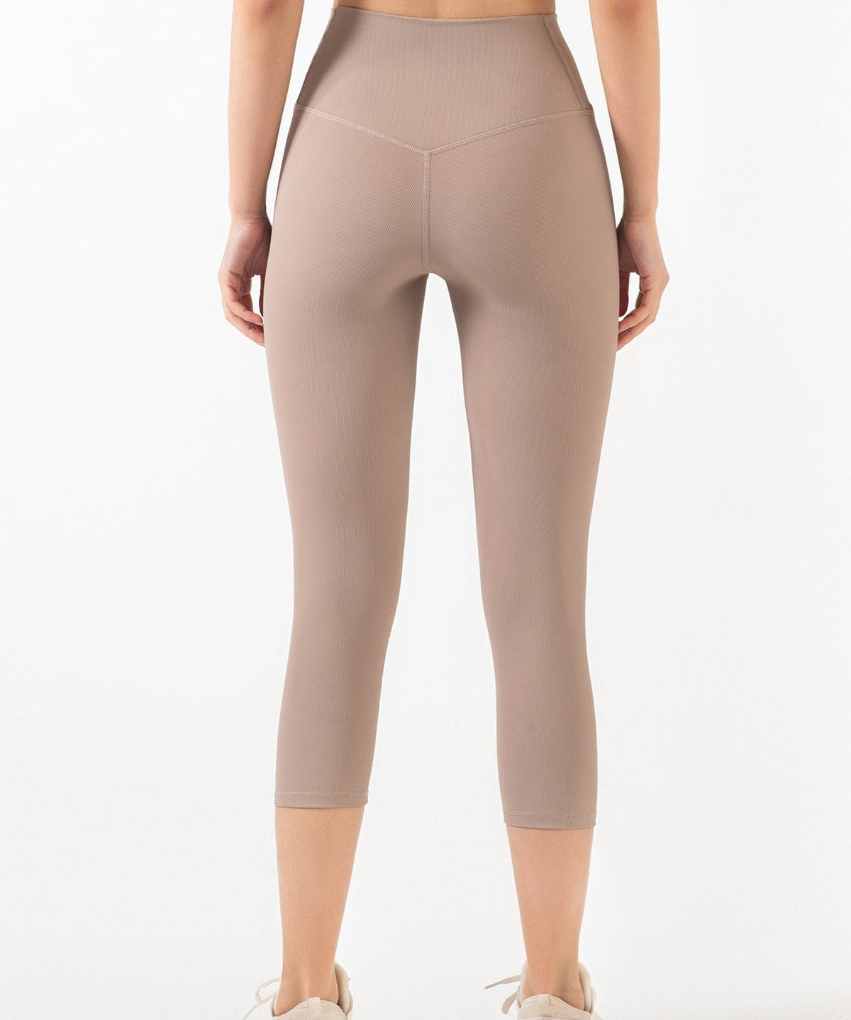 Ribbed Seamless Capri Leggings by bornfocus