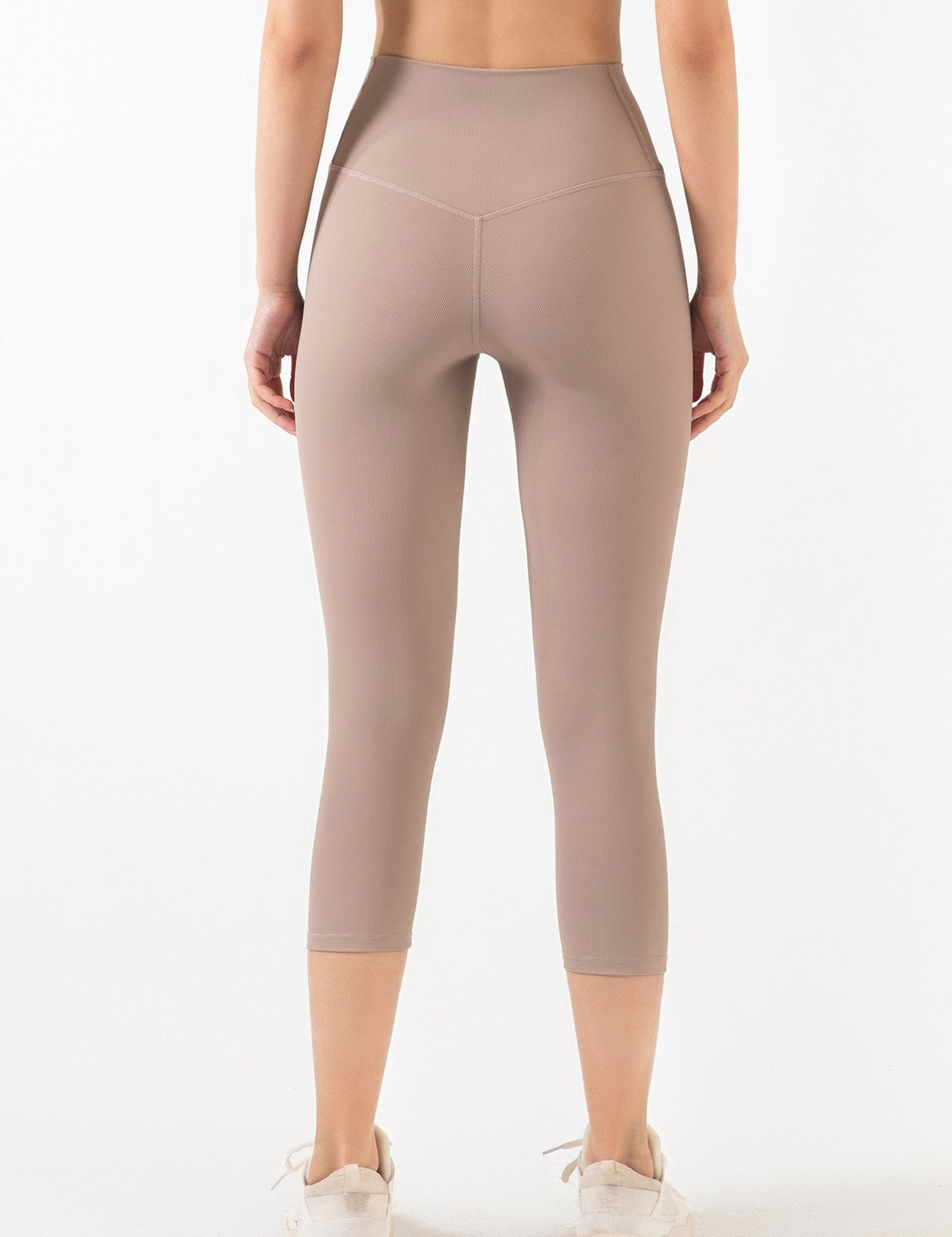 Ribbed Seamless Capri Leggings by bornfocus