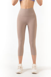 Ribbed Seamless Capri Leggings by bornfocus