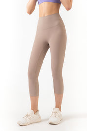 Ribbed Seamless Capri Leggings by bornfocus