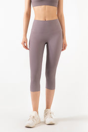 Ribbed Seamless Capri Leggings by bornfocus