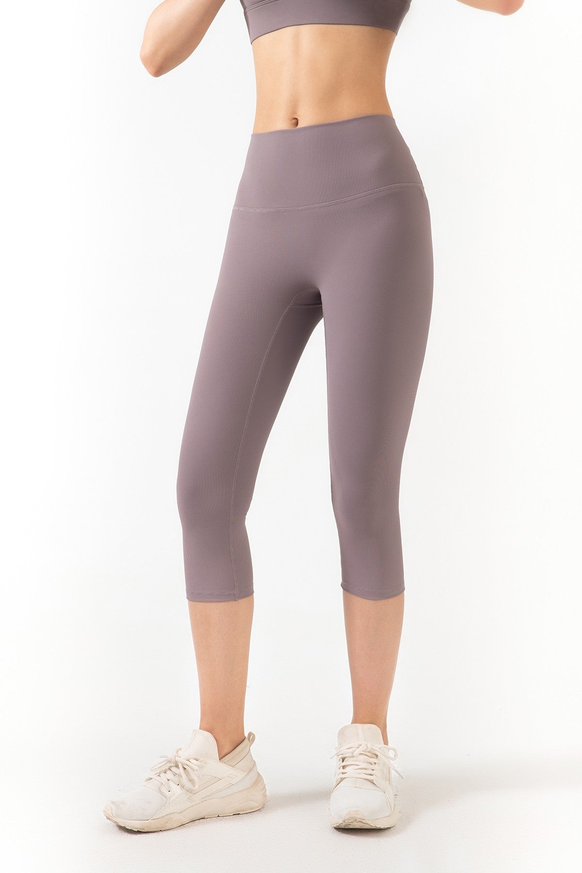 Ribbed Seamless Capri Leggings by bornfocus