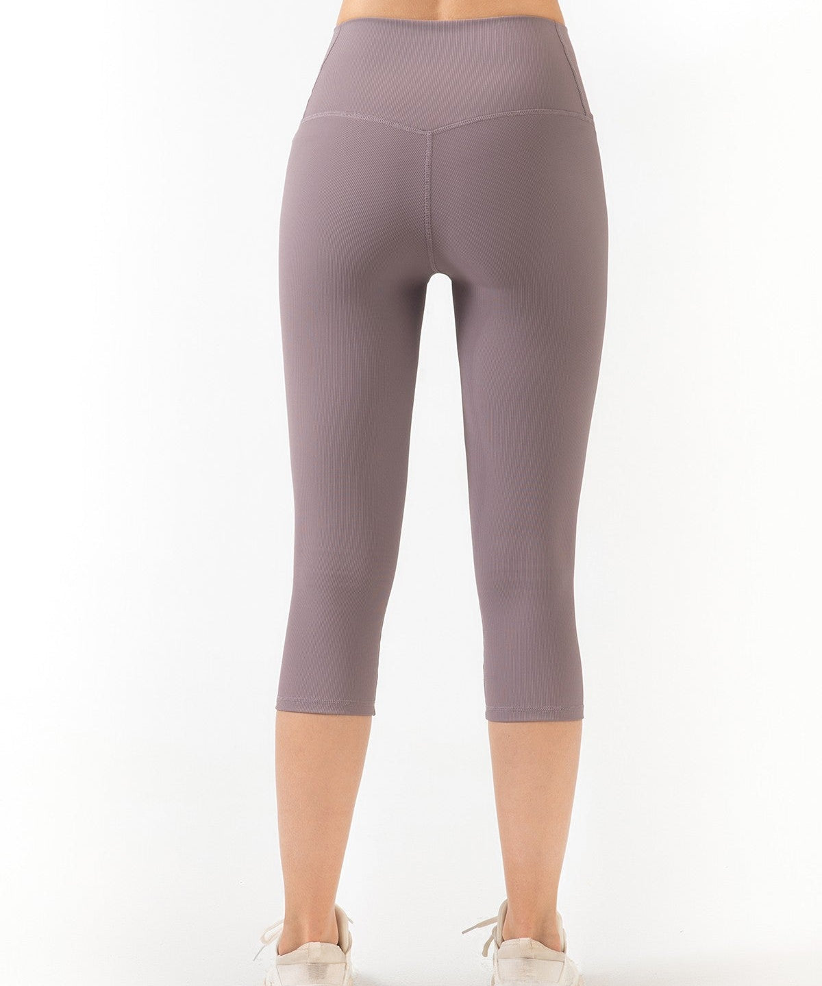 Ribbed Seamless Capri Leggings by bornfocus