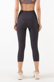 Ribbed Seamless Capri Leggings by bornfocus