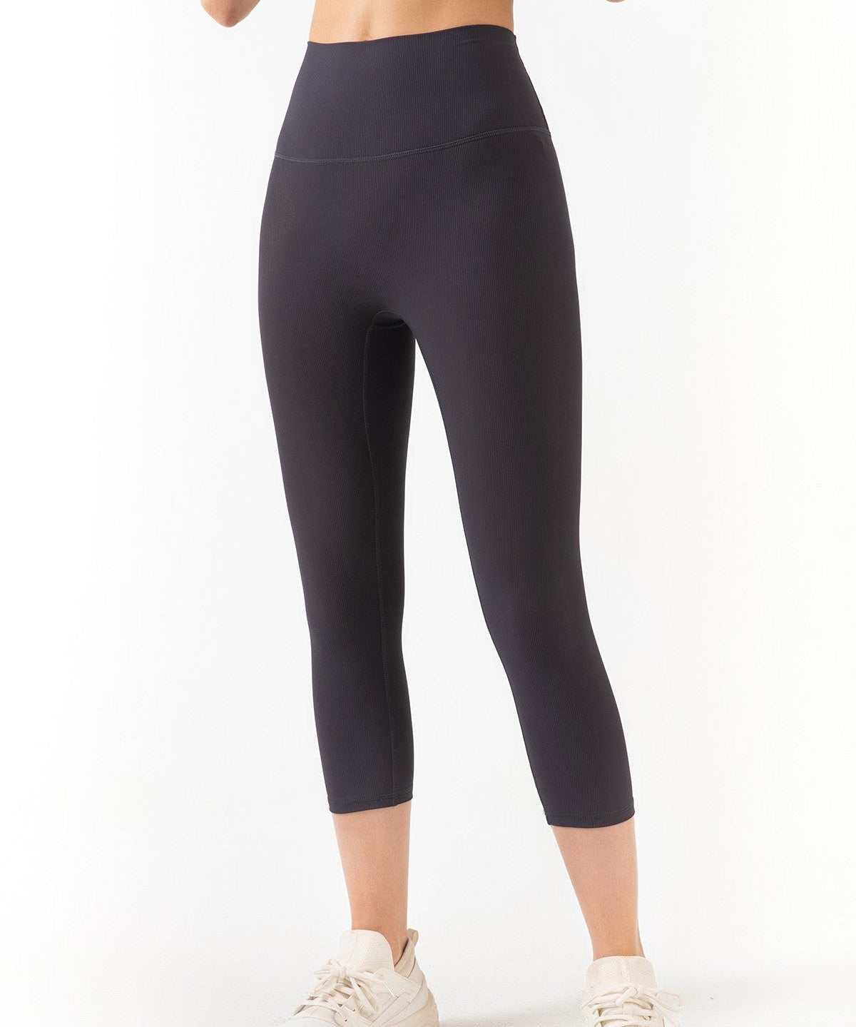 Ribbed Seamless Capri Leggings by bornfocus