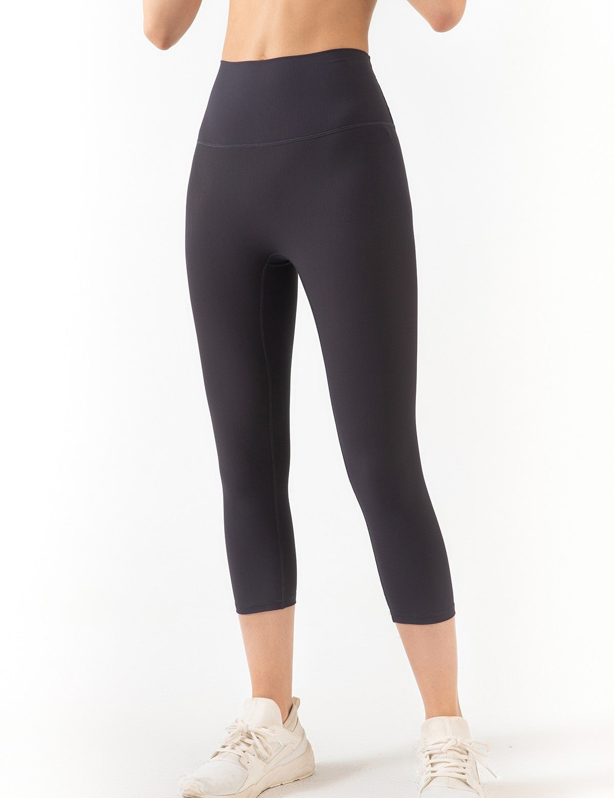 Ribbed Seamless Capri Leggings by bornfocus