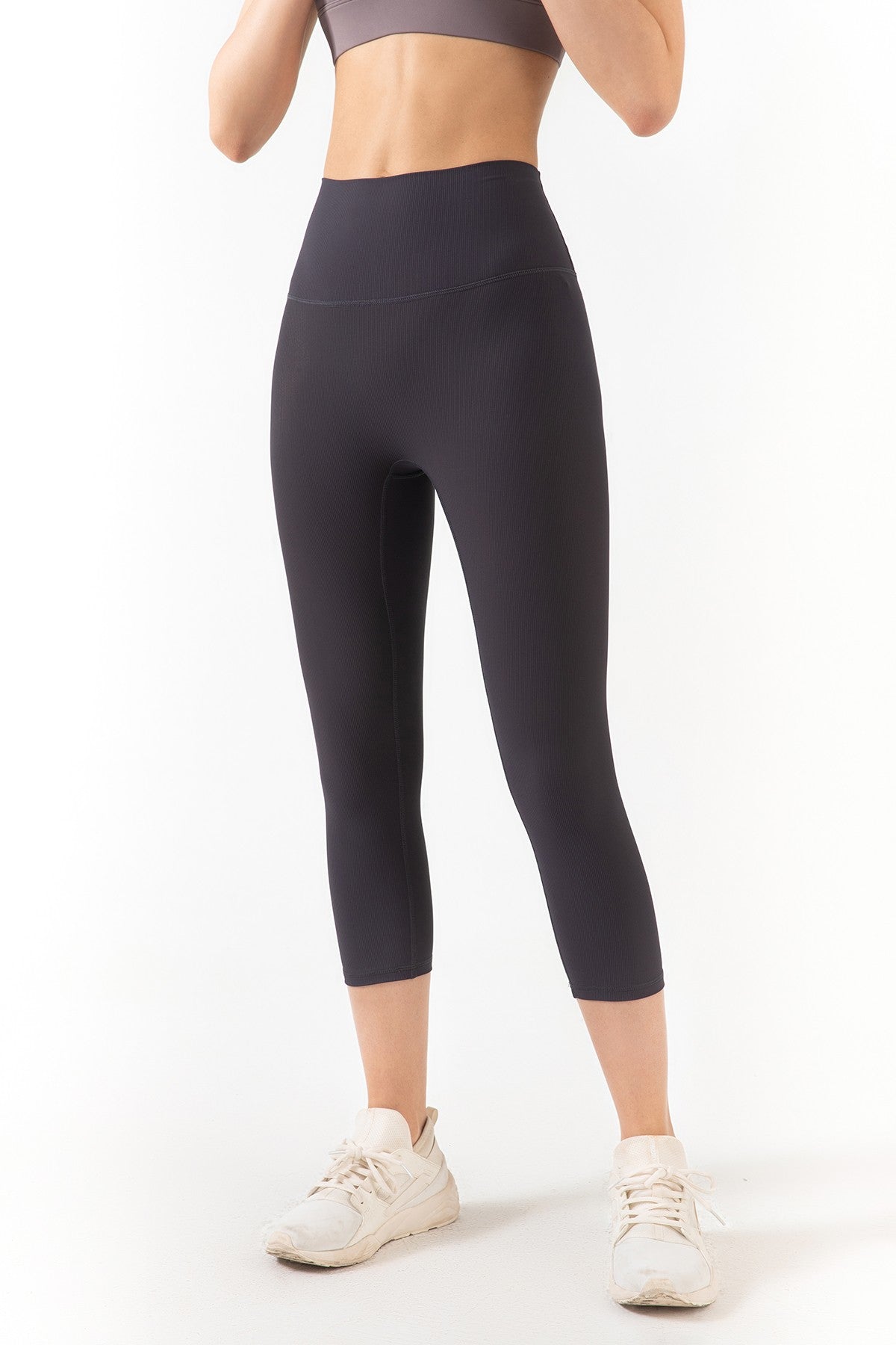 Ribbed Seamless Capri Leggings by bornfocus