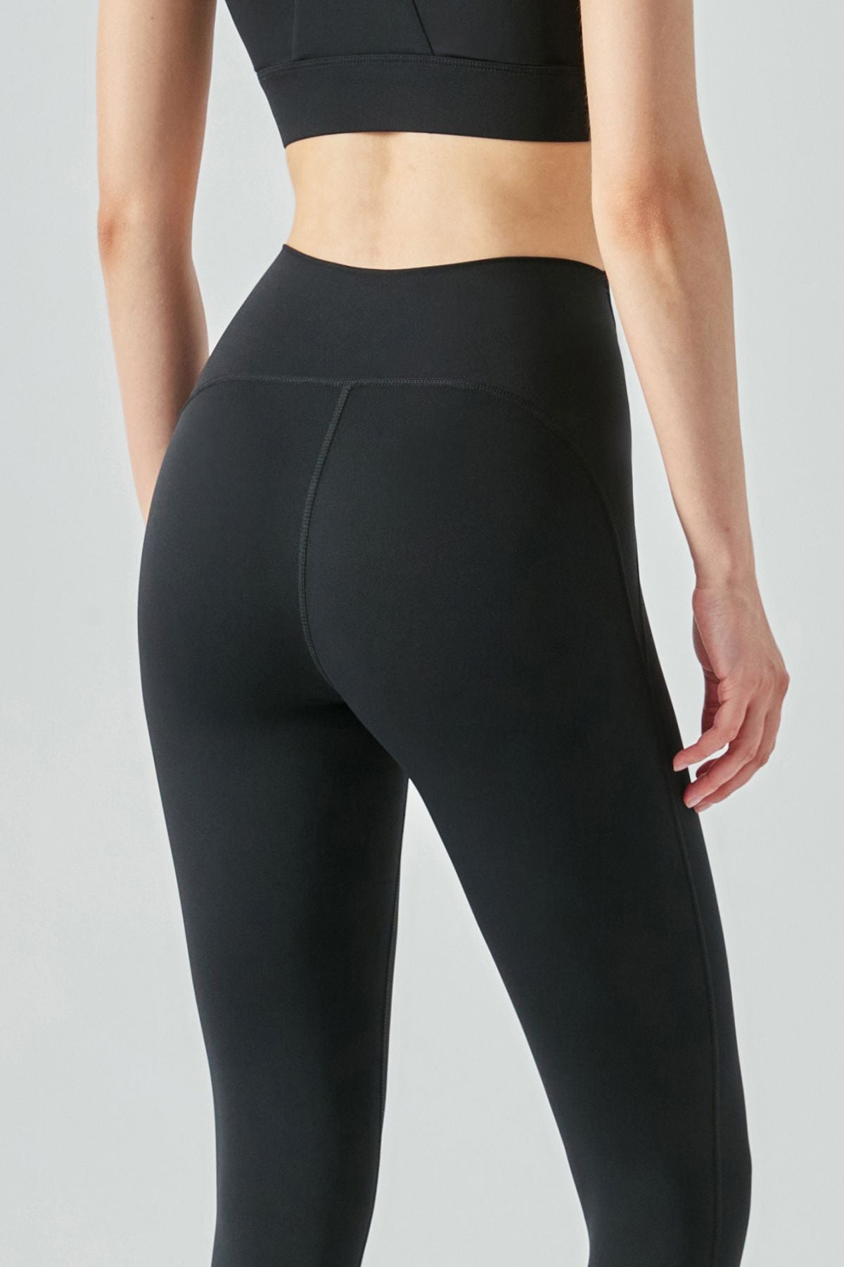 Anti Rolling-Up Yoga Leggings by bornfocus