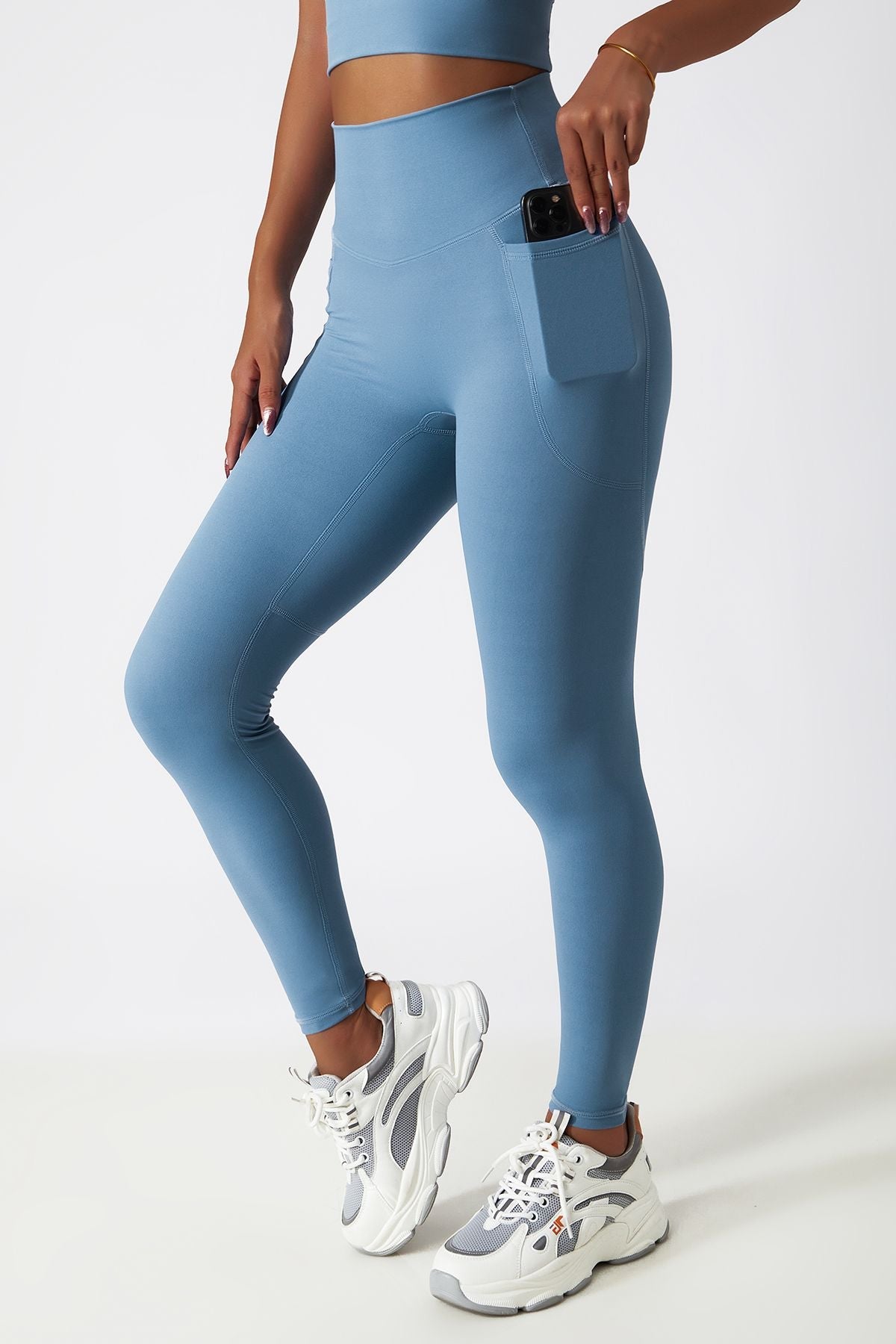 Cloud-Soft Workout Leggings with Pockets by bornfocus