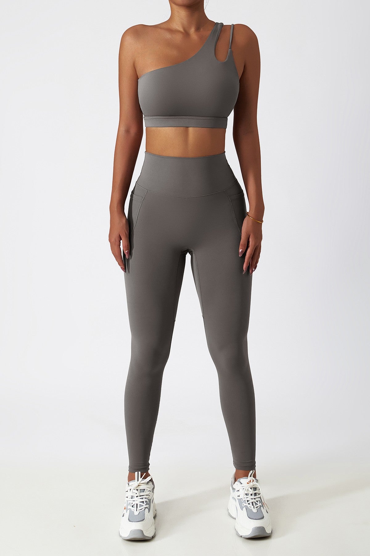 Cloud-Soft Workout Leggings with Pockets by bornfocus