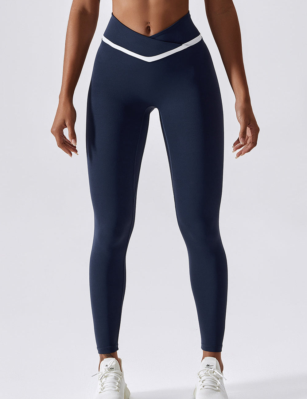 Contrast Trim V-Waist Gym Leggings by bornfocus