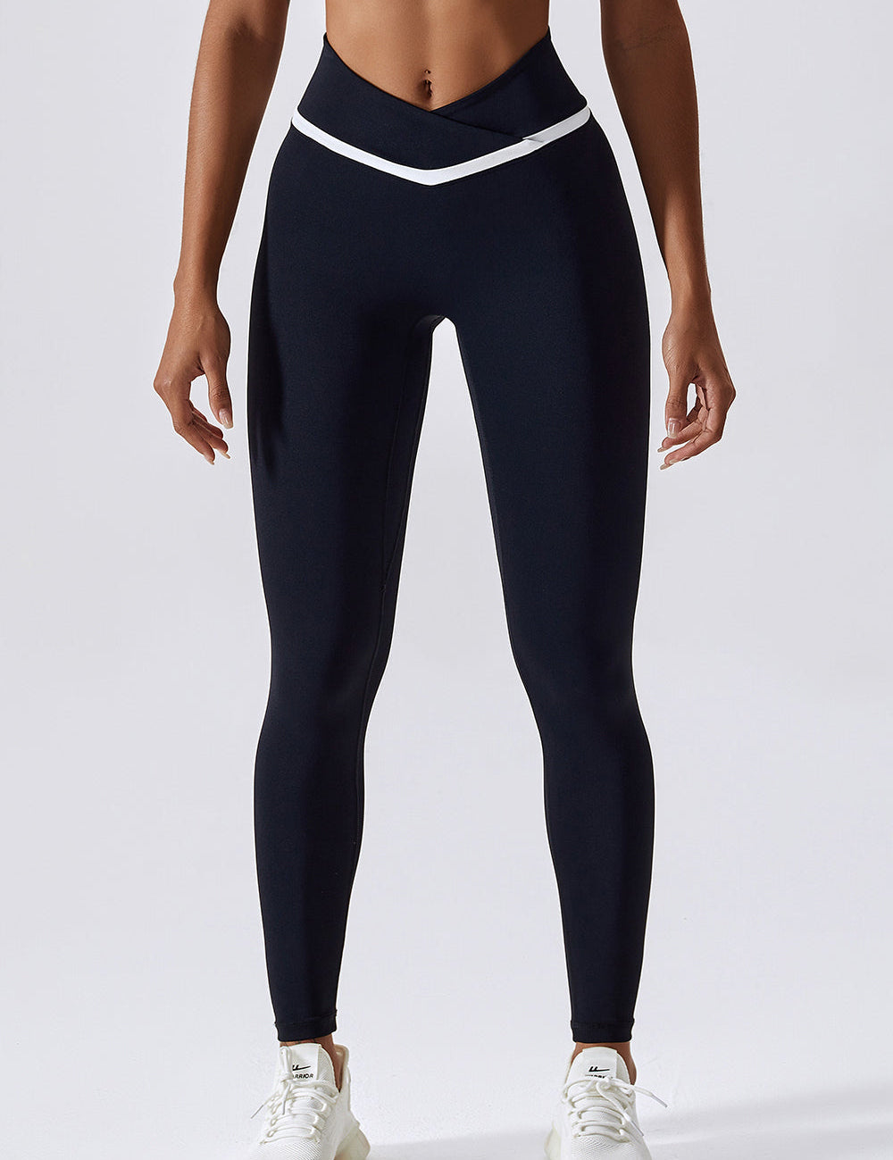 Contrast Trim V-Waist Gym Leggings by bornfocus