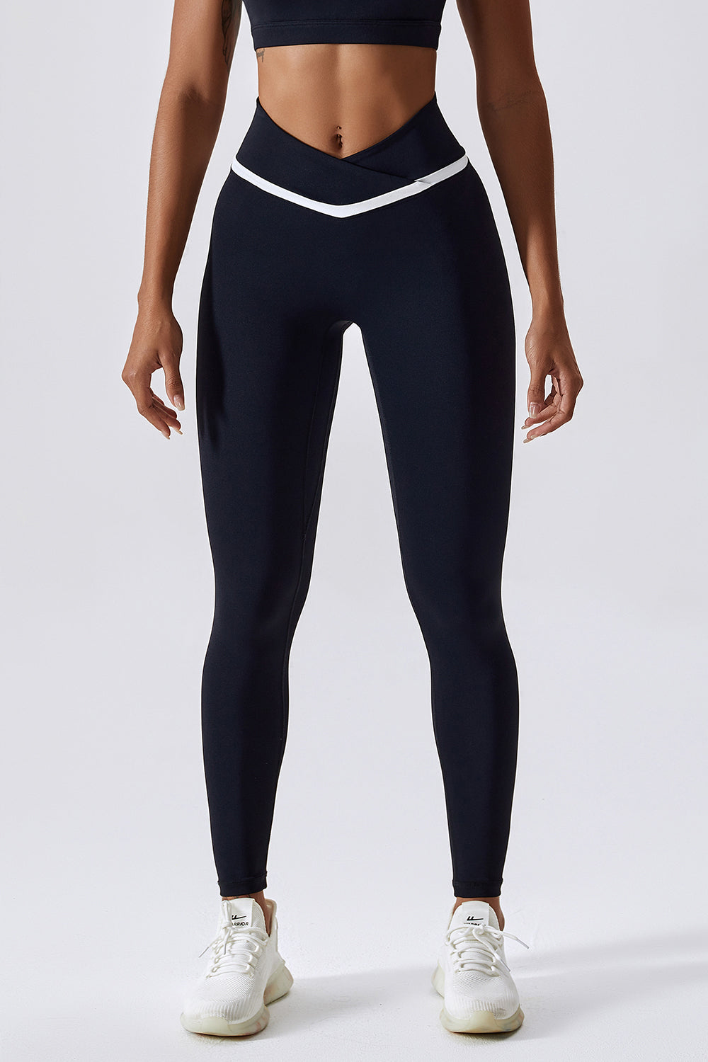 Contrast Trim V-Waist Gym Leggings by bornfocus