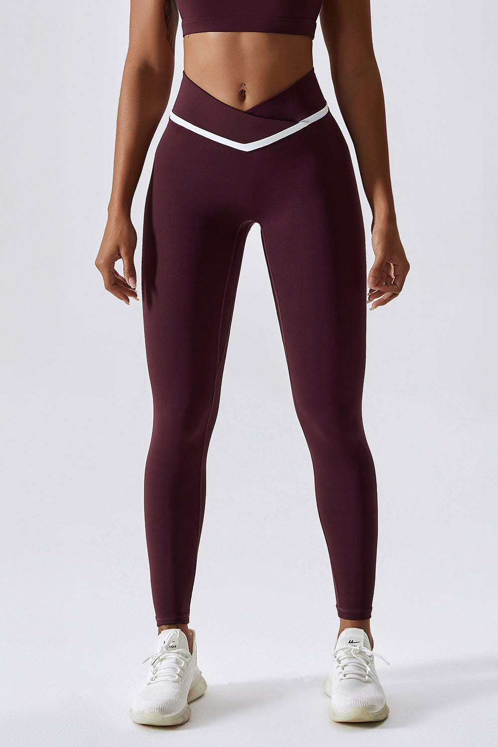 Contrast Trim V-Waist Gym Leggings by bornfocus