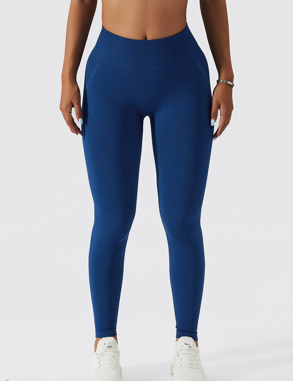 Seamless Scrunch Bum Leggings by bornfocus