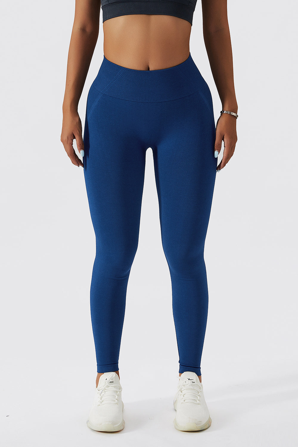 Seamless Scrunch Bum Leggings by bornfocus