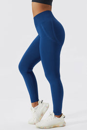 Seamless Scrunch Bum Leggings by bornfocus