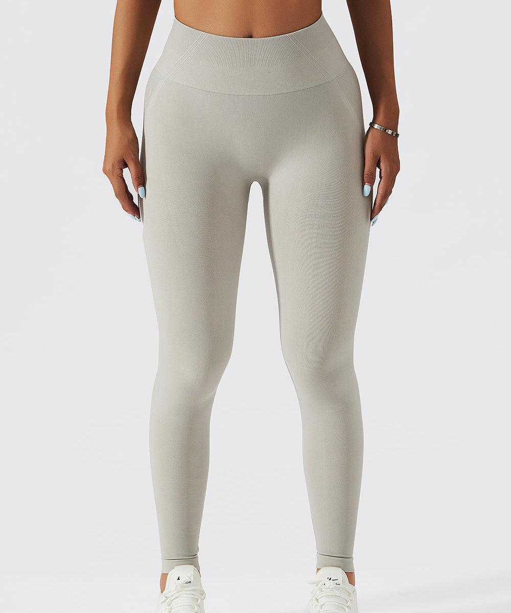 Seamless Scrunch Bum Leggings by bornfocus