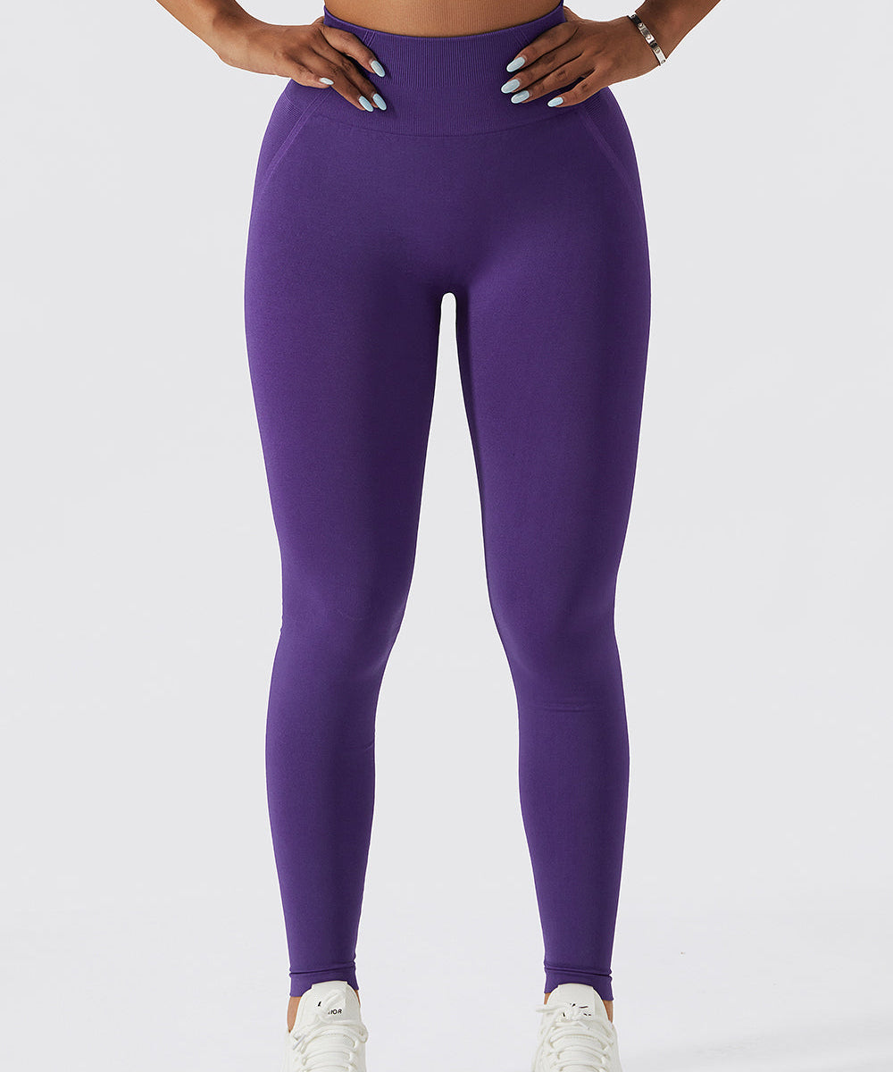 Seamless Scrunch Bum Leggings by bornfocus