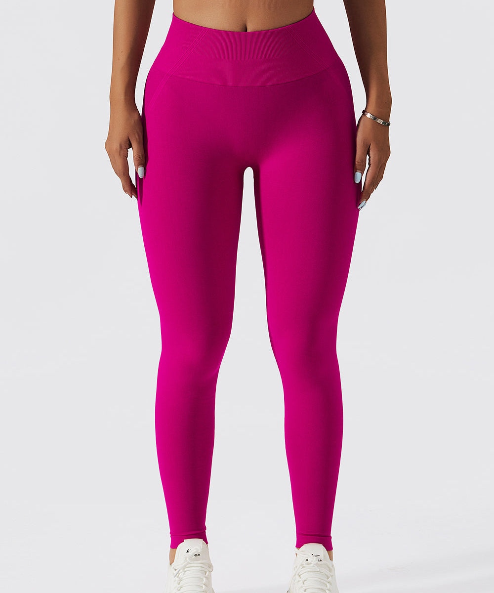 Seamless Scrunch Bum Leggings by bornfocus