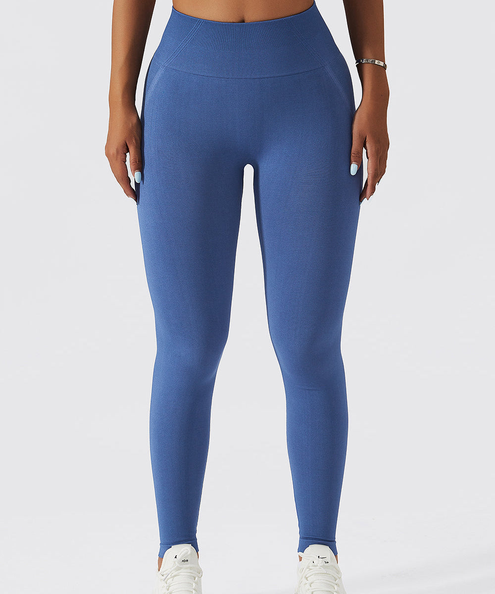 Seamless Scrunch Bum Leggings by bornfocus