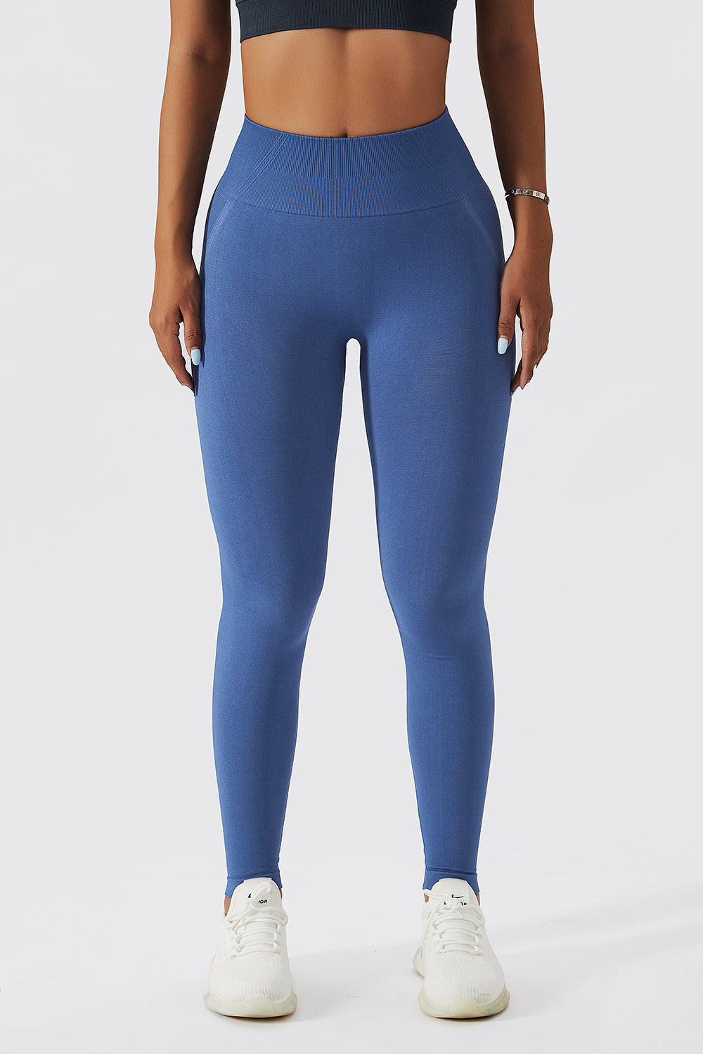 Seamless Scrunch Bum Leggings by bornfocus