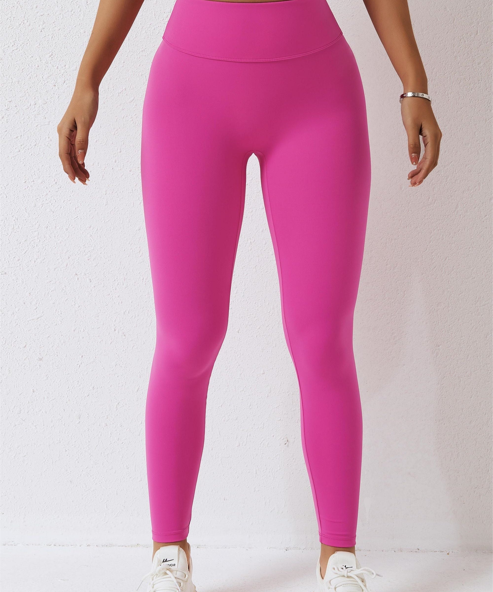 High-Waist Seam Free Scrunch Leggings by bornfocus