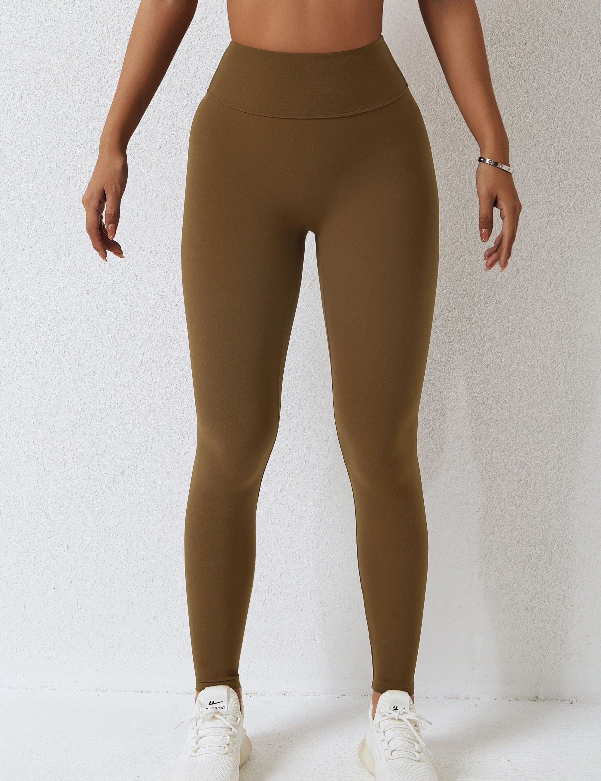 High-Waist Seam Free Scrunch Leggings by bornfocus