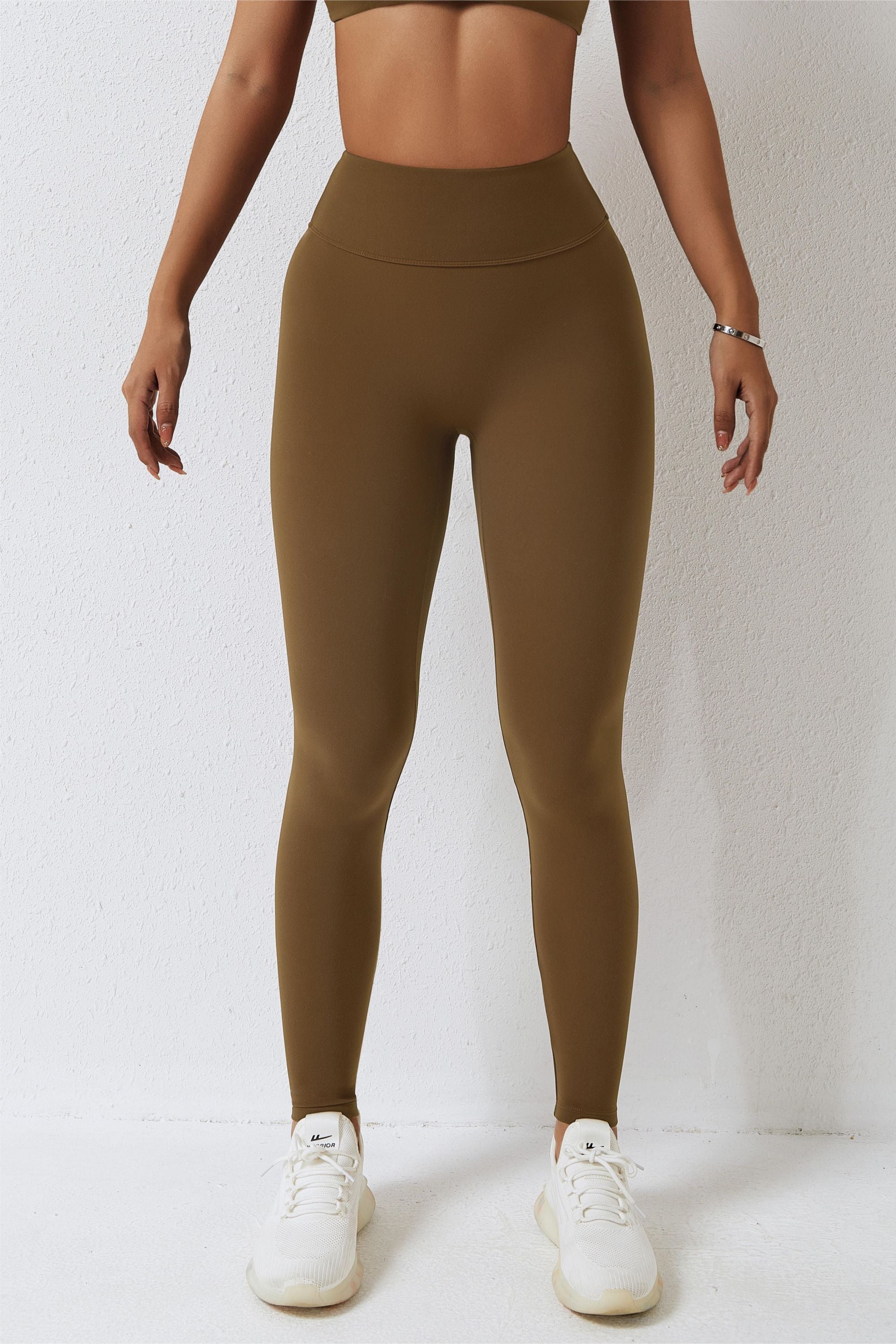 High-Waist Seam Free Scrunch Leggings by bornfocus