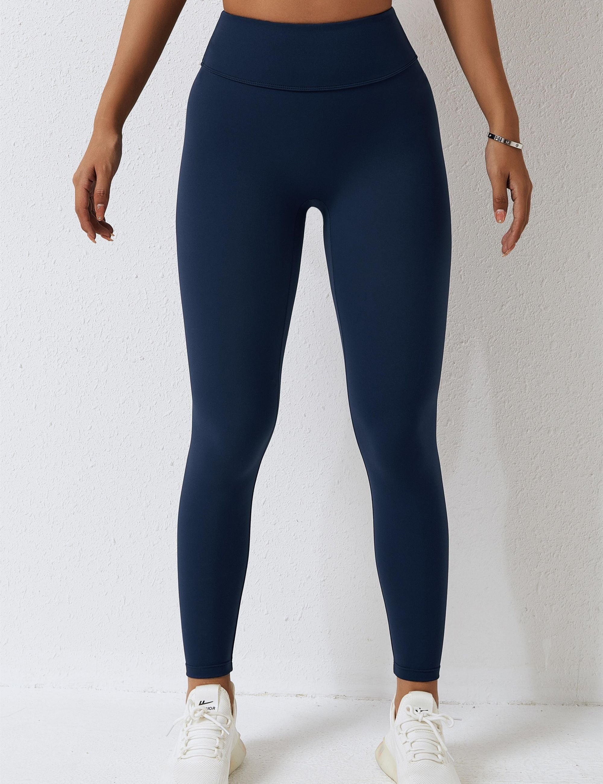 High-Waist Seam Free Scrunch Leggings by bornfocus