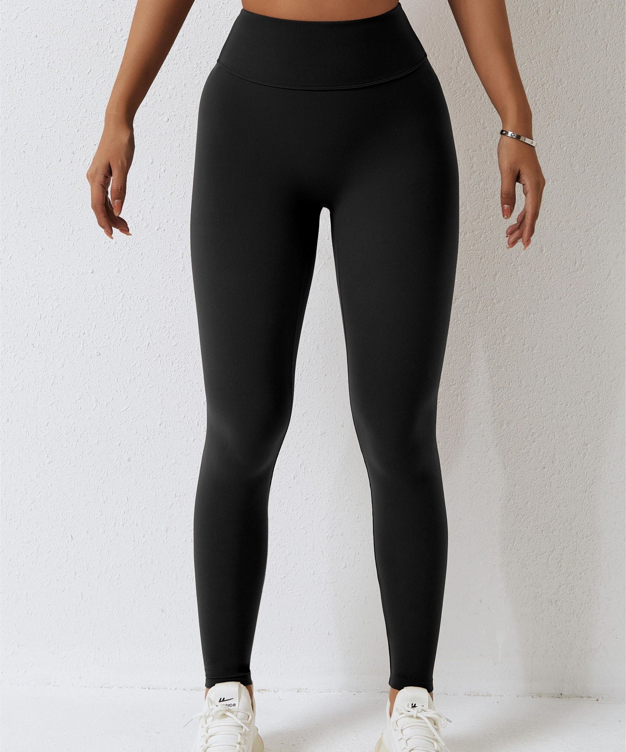 High-Waist Seam Free Scrunch Leggings by bornfocus