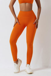 High-Waist Seam Free Scrunch Leggings by bornfocus